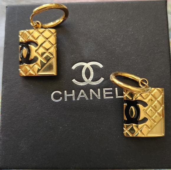 Fashion Jewelry Jewelry - FASHION PEIRCED EARINGS.  ( PRODUCT NOT AFFILIATED WITH LOUIS-VUITTON ).